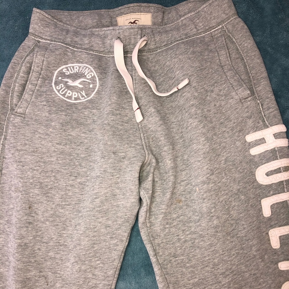 Holister sweats